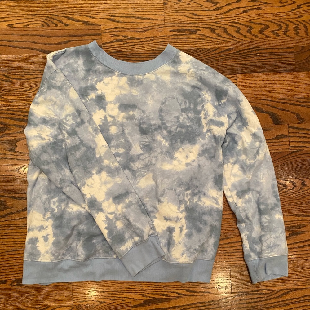 Oversized tie dye sweatshirt💙🤍